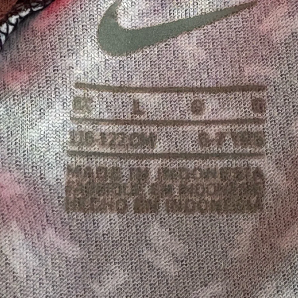 Nike Gray and Pink Athletic Shorts Size‎ 6-7 years EUC